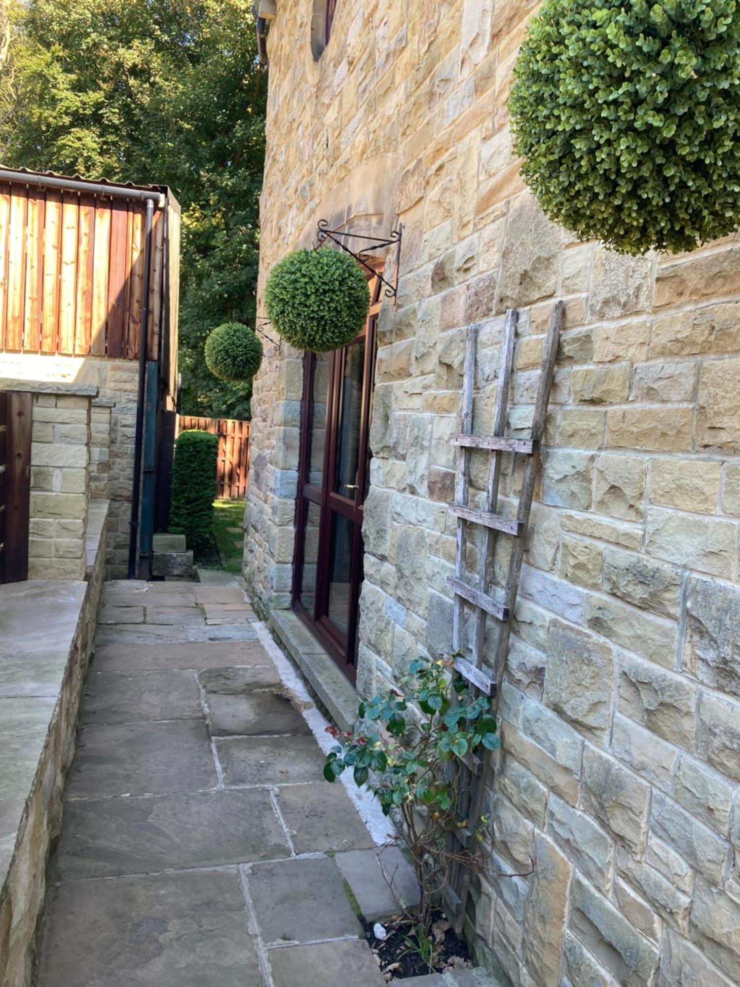 Stylish Ground Floor Apartment At Pingle Nook Farm Denby Dale Kültér fotó